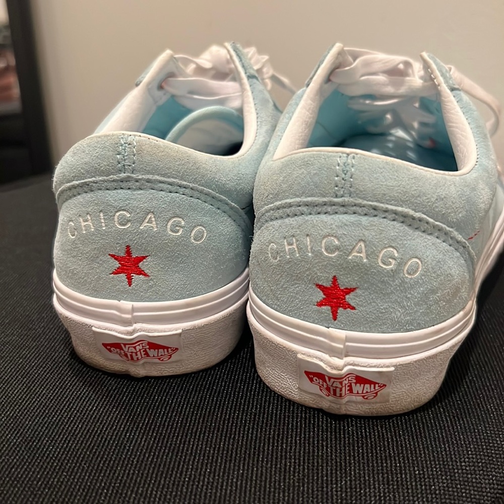 Vans “off the wall” , unisex, women size 8